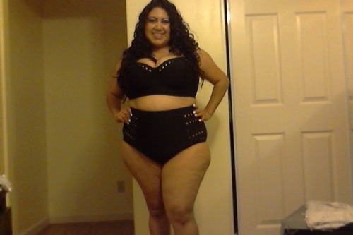 caro-linab: New fatkinis!!! I’m so excited for summer! ☀️ Maybe I’ll lounge in my back y
