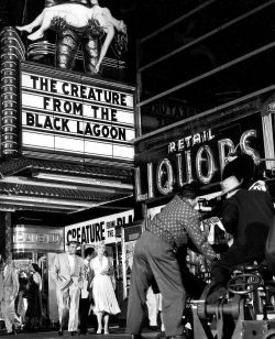 universalstudiosmonsters-deacti:  Marilyn Monroe seeing Creature From The Black Lagoon in The Seven Year Itch (1955) 