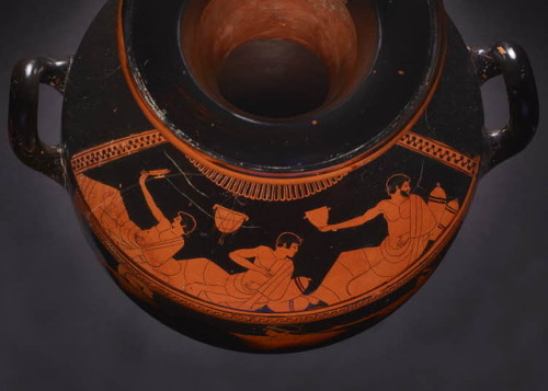 Red-figure hydria with Menelaus pursuing Helen (top) and symposium scene (bottom), attributed to the