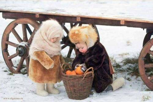 sweetteaandanarchy:  pocarovna:  Appropriate winter clothes :-) (www.algazina.ru)  This is so import