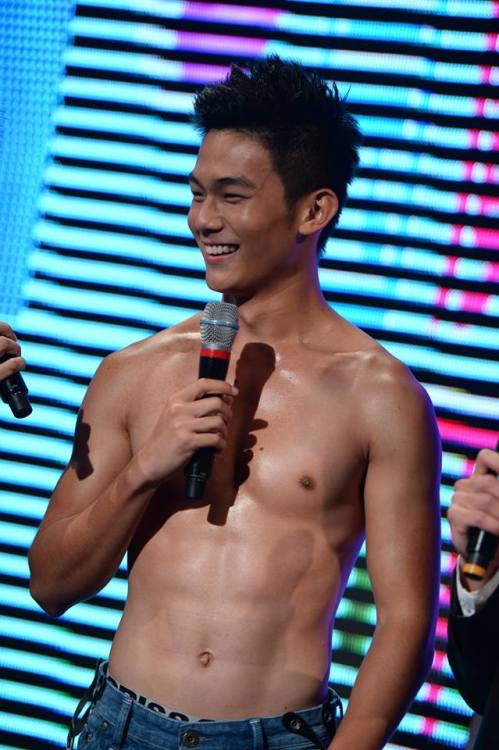 Hey Gorgeous! 2013 Top 12 - Derrick Lee 李名扬