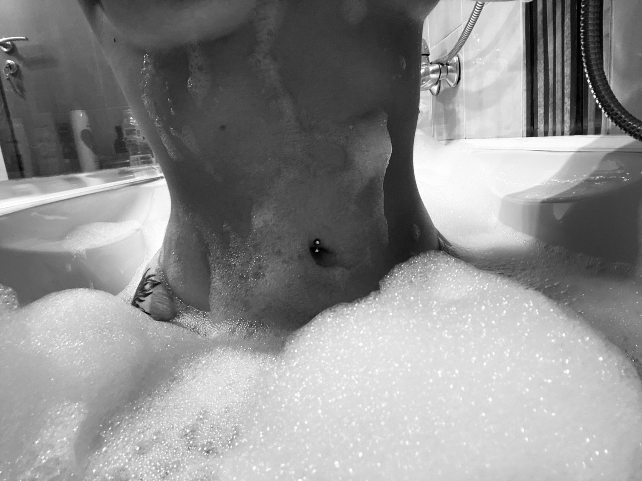 kata-piesh:Wanna take bubble baths together?