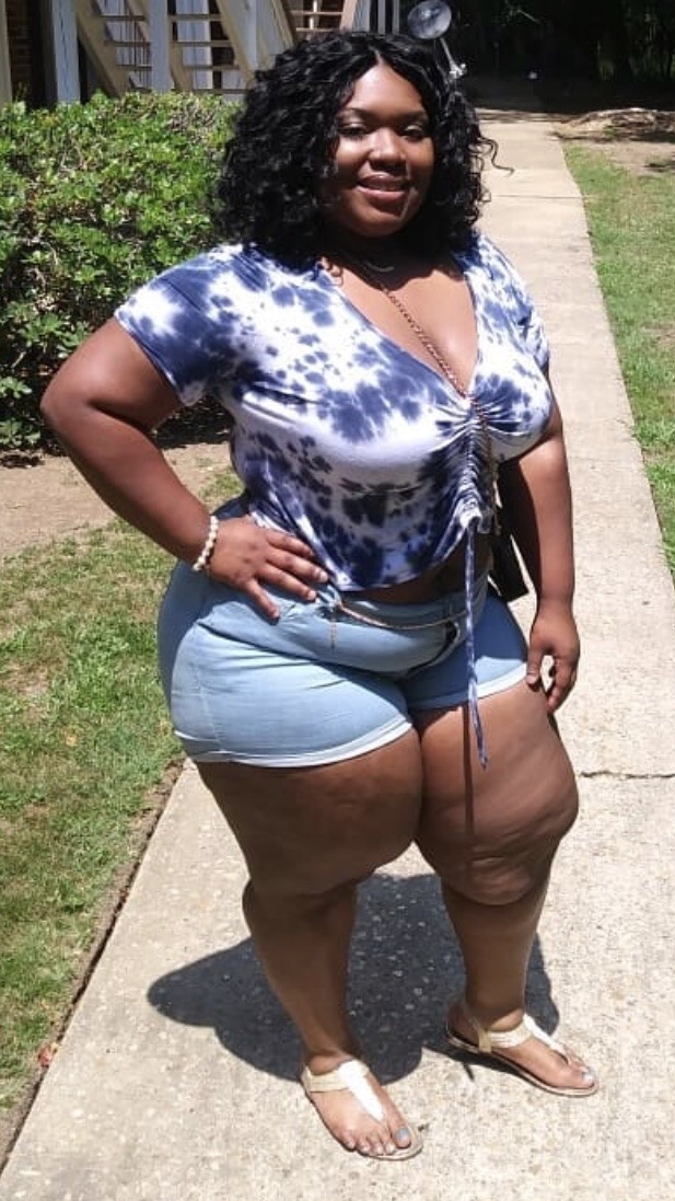 Thick women/ BBWs