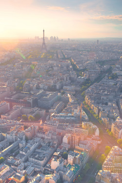 astratos:  Day &amp; Night Over Paris  |  Mathieu LeGrand 