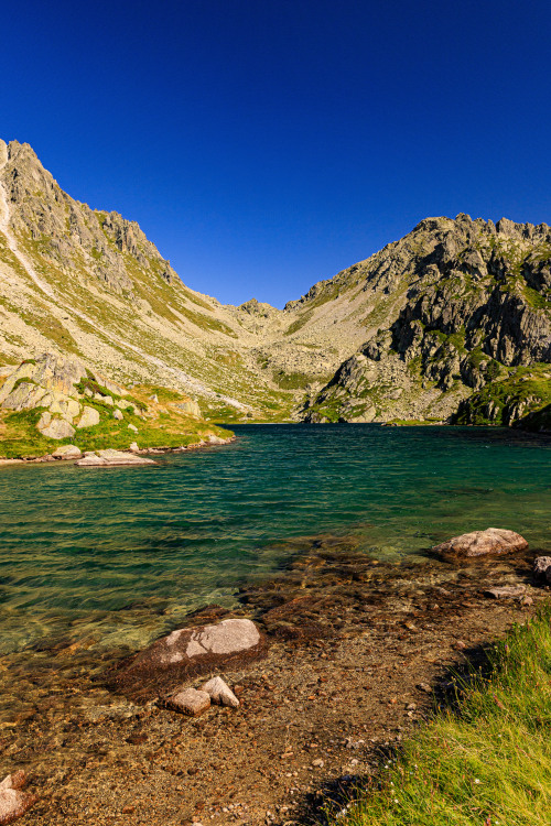 nature-hiking: Pyrenean mountain lake 16/? - Haute Route Pyreneenne, August 2019photo by nature-hiki