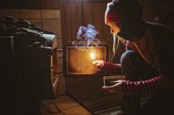 patagonia:  After a day of playing in the coldsmoke, it’s time to unwind with some wood smoke. The Kootenays, British Columbia. photo: garrettgrove 