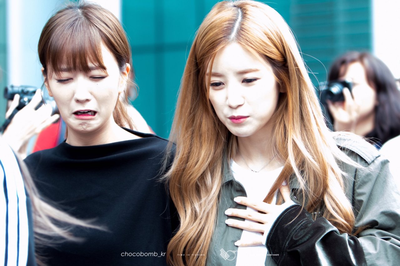 fyeahchorong:    160928 Going to Cultwo Showcr; chocobomb_kr | DO NOT EDIT   