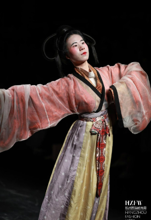 hanfugallery:Traditional Chinese hanfu exhibition 