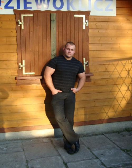 superbears:  super cute  macho man i wanna cum at your fly 