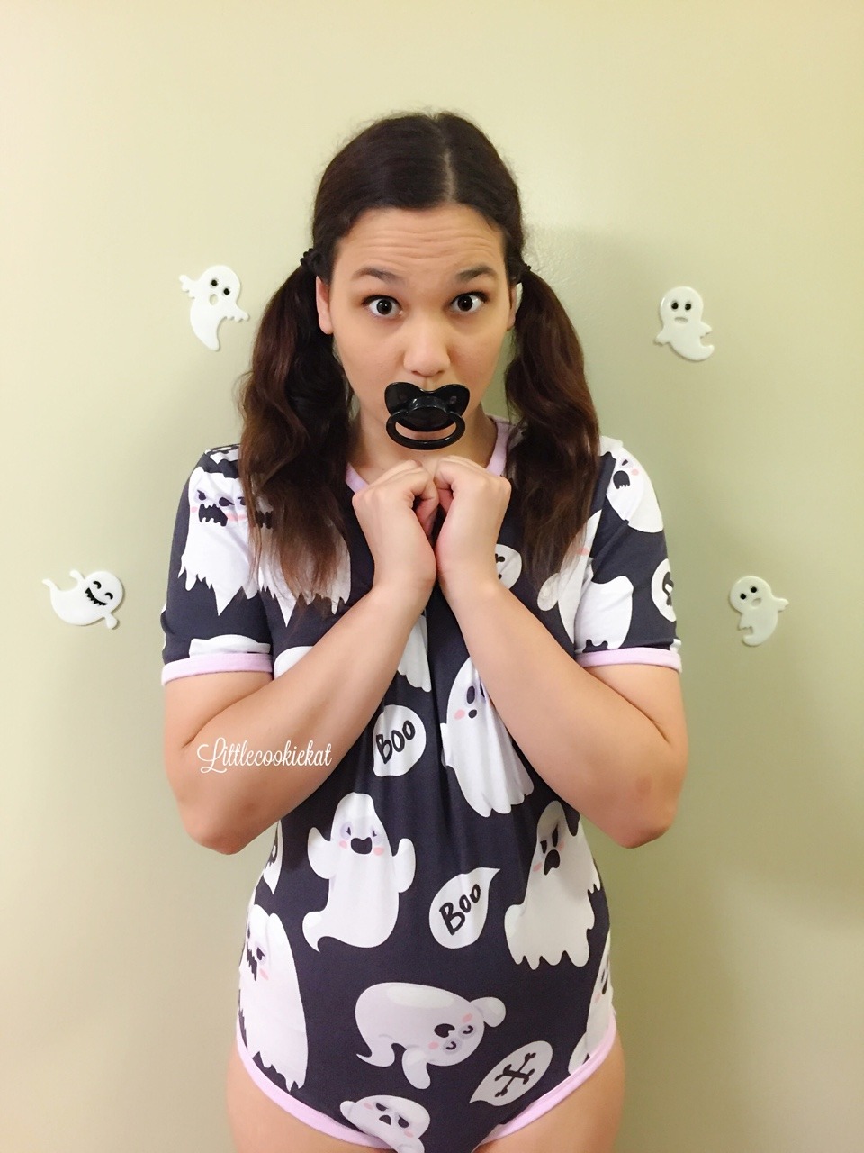 littlecookiekat:  The scary, the spooky, and the sweet 🦇👻🎃 🌙🕸Happy