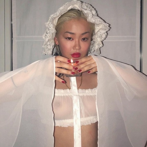 pinkcherub:www.instagram.com/p/BmZrVyPhprp/