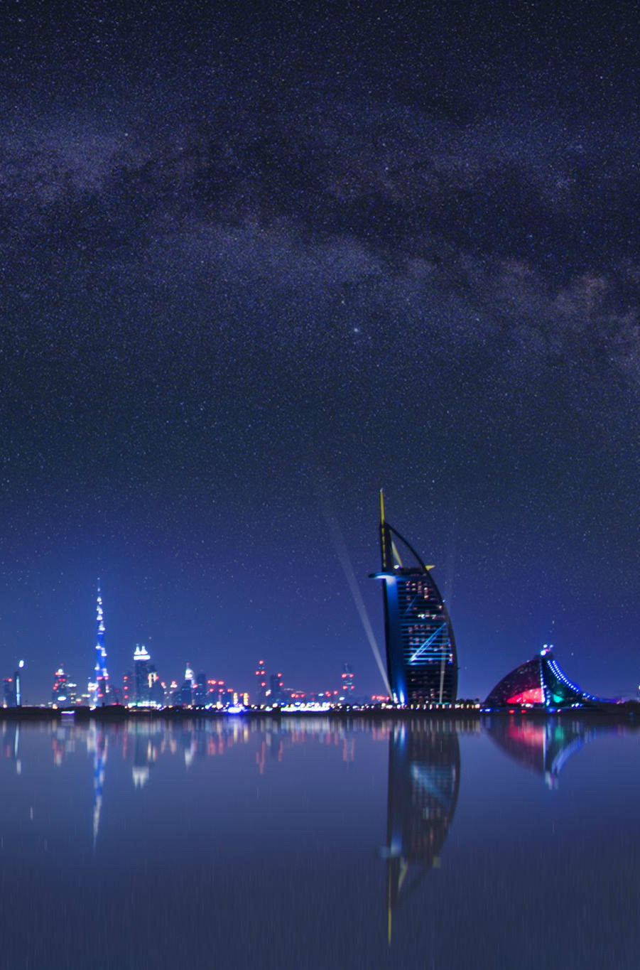 pimpmyycamel:  Night in the City by Faraz Ghori.