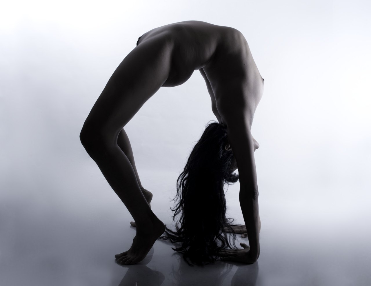 randompantsdesign:  From a silhouetting shoot with Naomi. © Jamie R. - Random Pants