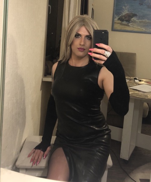 cazzinculo:Hot blond