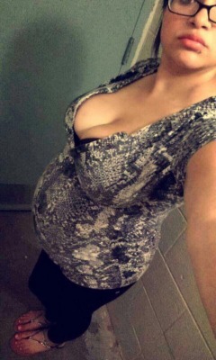 Lovemesomepregnantbitchez:  If You Like Pregnant Women, And Want To Personally Interact