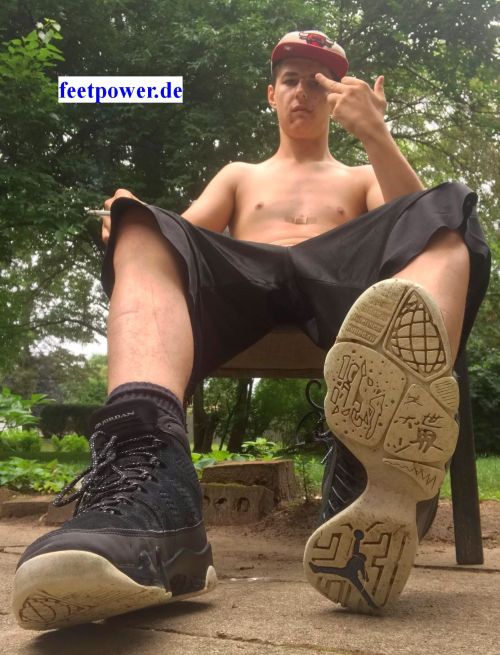 The #youngalpha the #americanmaster #masterjames from Illinois and his hot #malefeet 100 photos and 