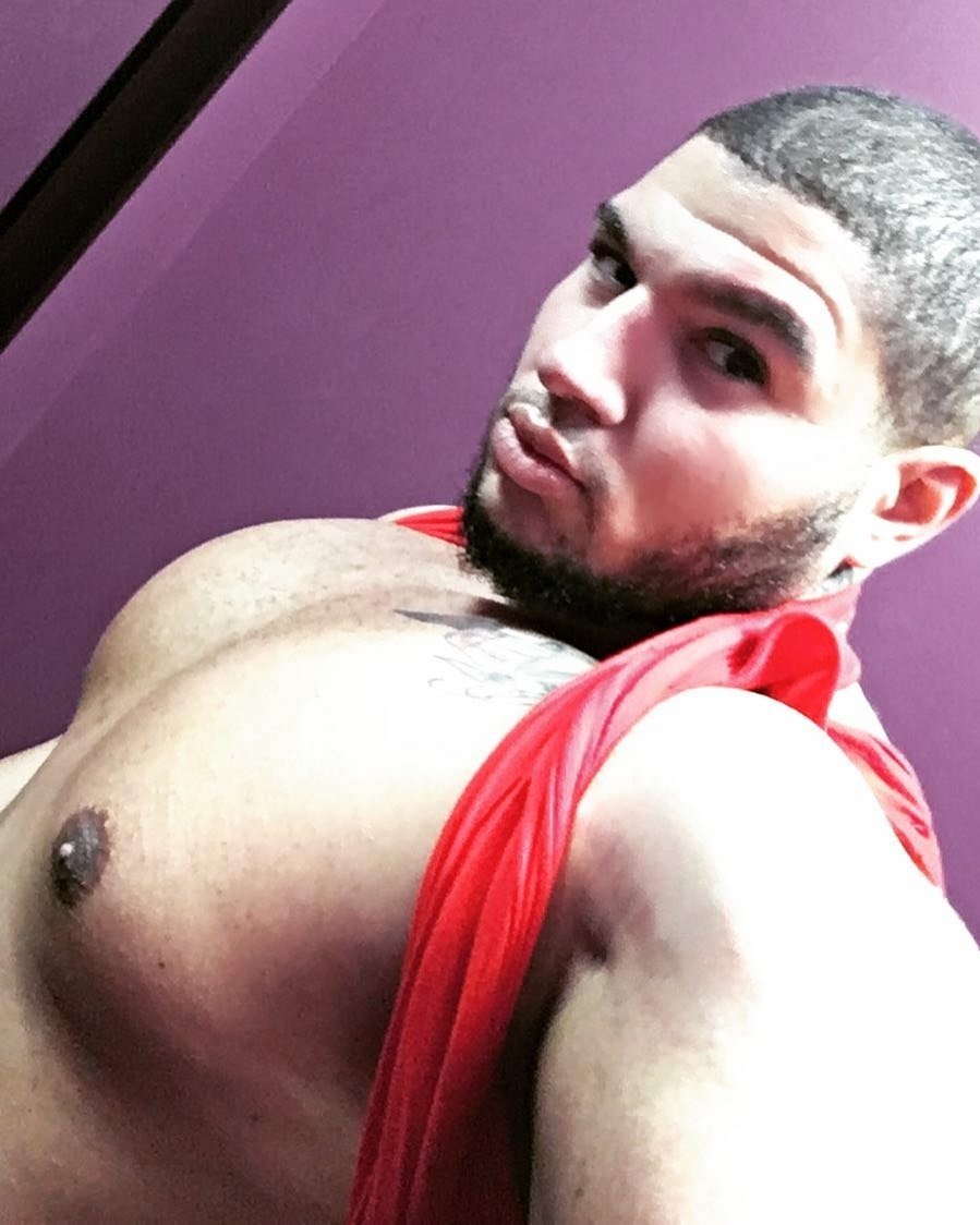 deejpluto:  He’s so thick and freaky