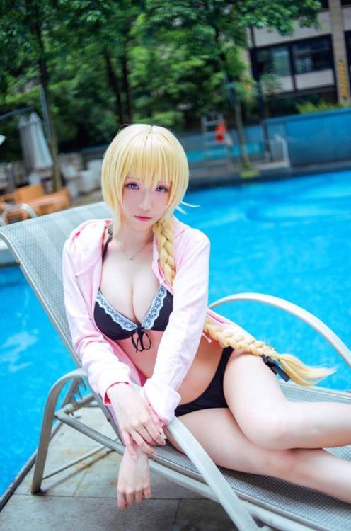 sexywaifucosplay: Tittle: FATE/EXTELLA Char: Jeanne D’ Arc Cn: 青青子w weibo@qingqingziw