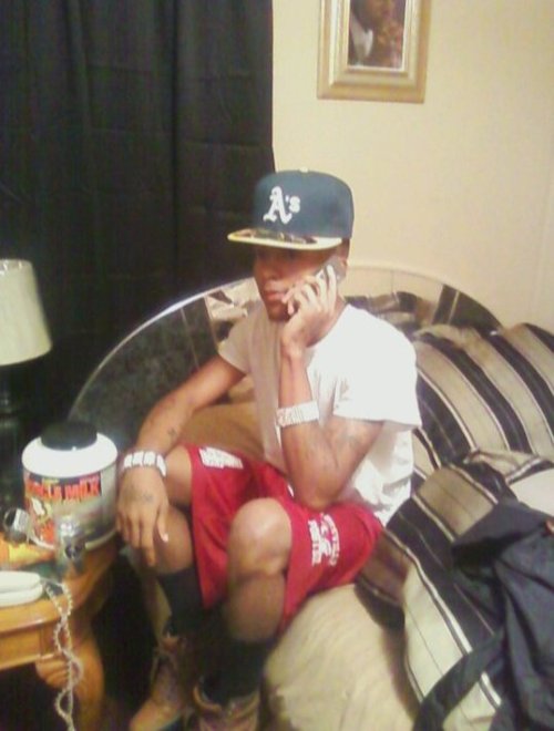 sexyniggaz:  Doe Addictive.. trust me I know! Post more once I get more followers Makes no sense to like and reblog a page but dont follow. Apparently they post things you like lol So follow me! 