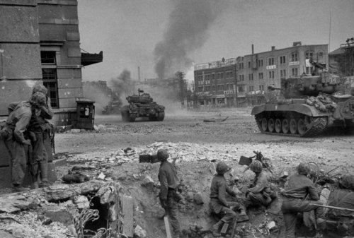 American Marines in Seoul, South Korea 1950. One of a few times the South Korean Capital will be fou