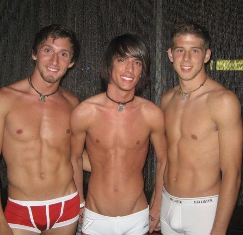 chetkcmo:bulgesdicksandballsohmy:  Check out Hot Male Bulge and Free Gay Male Pic