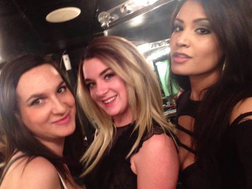 nancydrewfanclub:  w/ 2001apinkodyssey & stripperblog