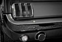 ford-mustang-generation:  Mustang GT by Desert