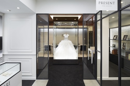 A wedding gown store in Japan #InteriorDesign by SONE YASUHIRO DESIGN INC. bit.ly/1Qdu4R8 #Ja