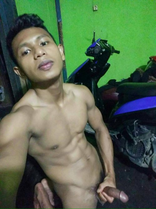mashitayeah:The Indonesian gym trainer returns. porn pictures