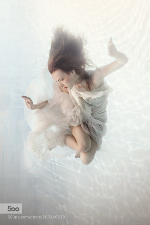 lifeunderthewaves:  Woman in Love by Terras_Walter merci Janin