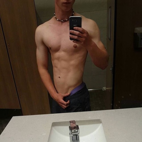 oopsstraightbaitedcaught:  str8baitexposed:  Jared (Age 18)  Yum