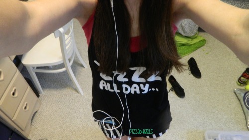 p1zzab4gels:I got an iPhone 5C yesterday and decided to have a dance party in my PJs from Forever 21!  *Please do not remove caption or credit, also do not self promote on my photos*