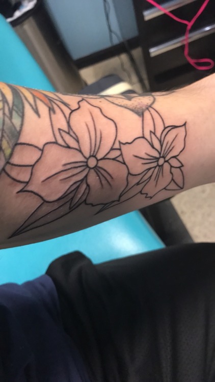 zackisontumblr: adding on to my floral sleeve…