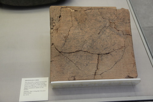 Administrative tablet (Ur, 2026 BC).This is a typical bureaucratic tablet of the Third Dynasty of Ur