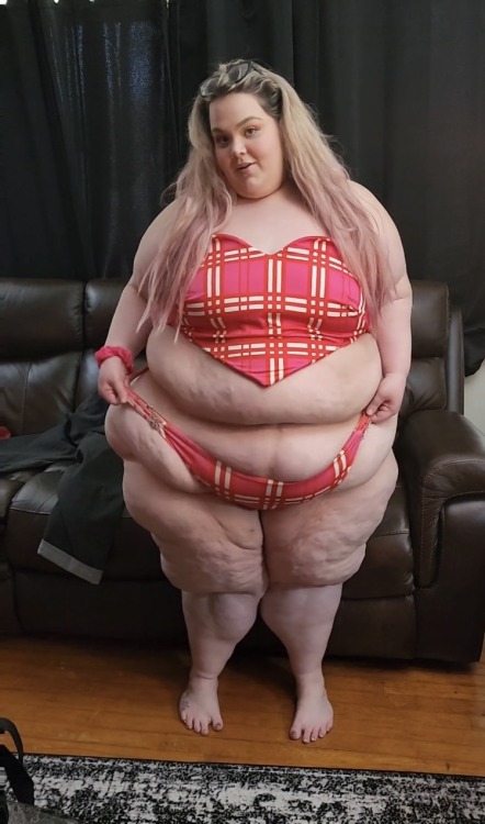 ssbbwgoats:Ssbbw Fat Waifu