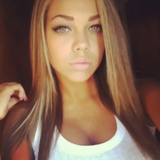 superadorablegirls:  superadorablegirls 