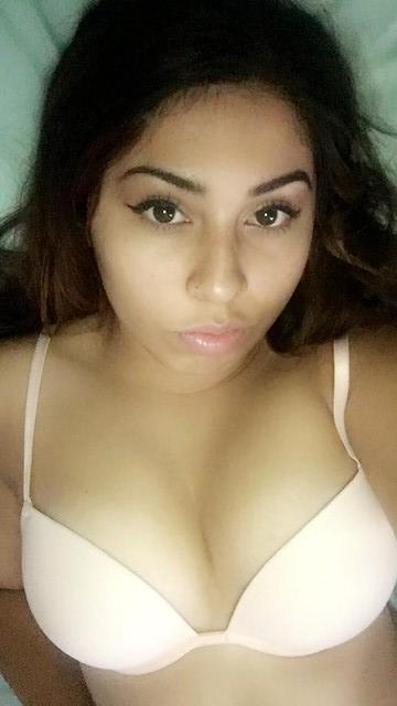 latinashunter:  Beautiful AF Latina. Just Perfect. 