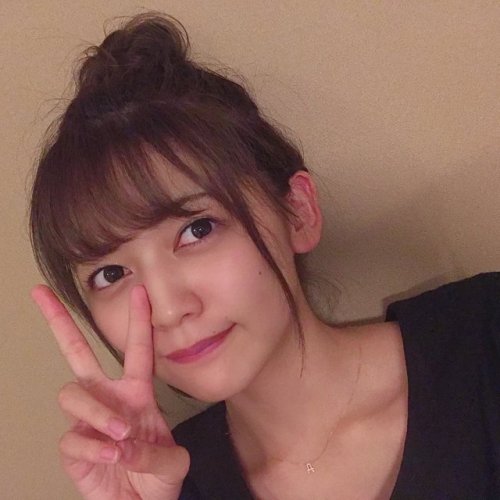 NGT48情報botさんのツイート: 【フォトログ】#中村歩加 08/19 t.co/joW100yESE お団子してみたハーフお団子にしてたんだけど、 壁にくっついて 壁の隙間に髪の