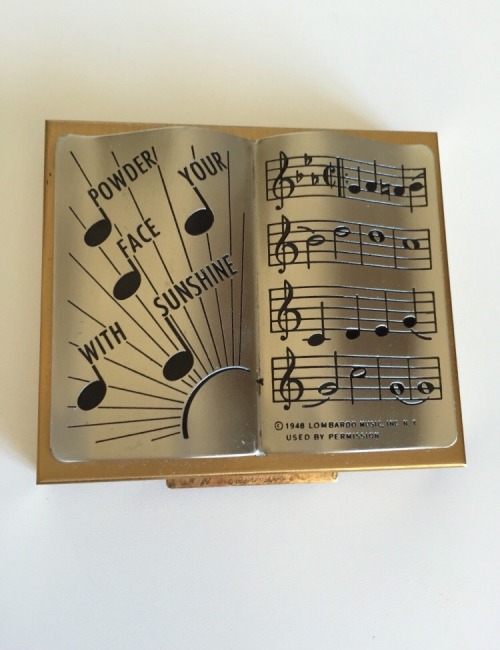 onsugarandtwirling: “Powder Your Face With Sunshine” Splendid little music book powder compact, poss