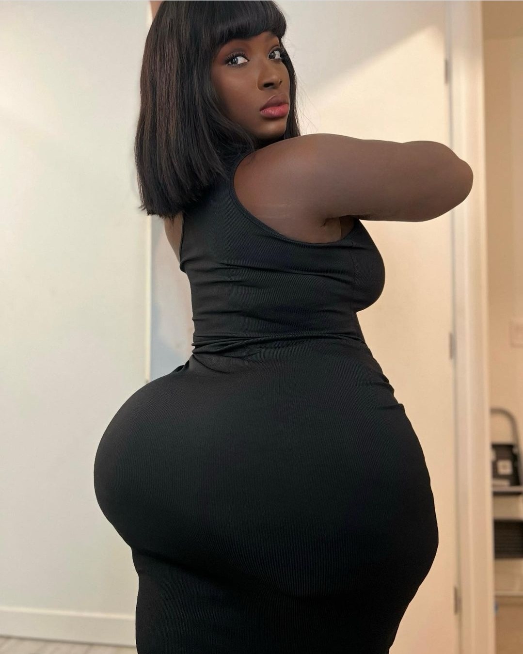 Porn thicksexyasswomen2021:Home At Last @_maraya@thicksexyasswomen2021🖤 photos