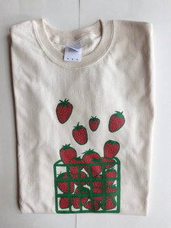 littlealienproducts:  (Made to Order) Screen Printed Strawberry T Shirt by andMorgan