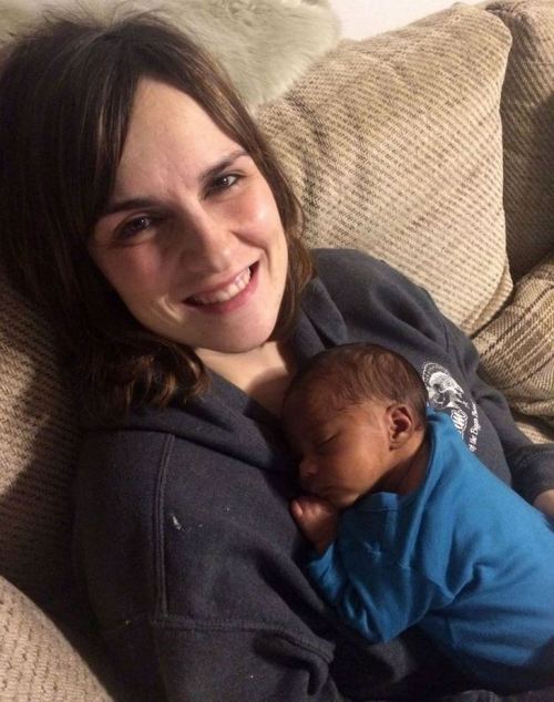 lubava901: White girls are proud to breastfeed mixed babies! THIS is how it&rsquo;s also done. D