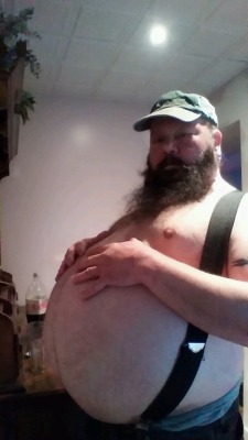 swellnup:Huge bellied bear ready to blow