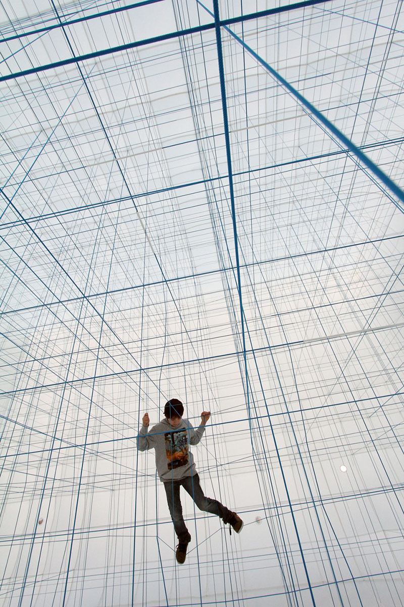 phoeni-xx:  sixpenceee:  Created by Croatian-Austrian collective Numen/For Use, String