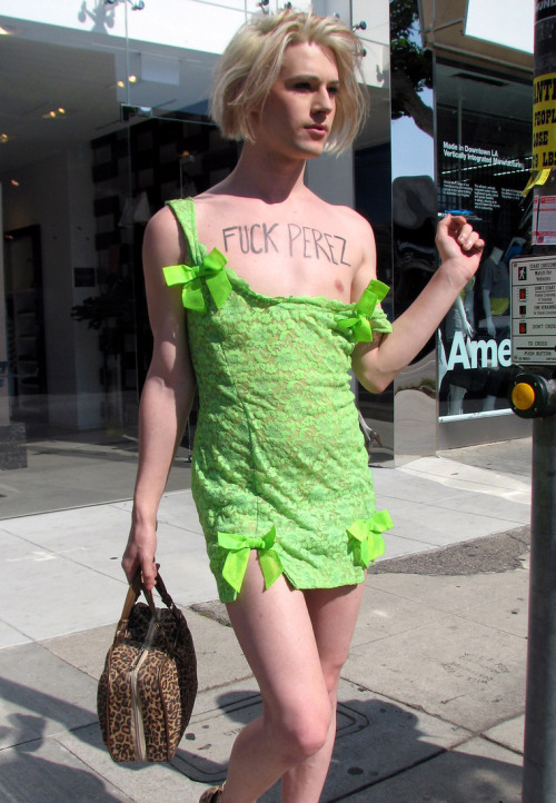 popculturediedin2009:Chris Crocker out in Los Angeles, April 2008