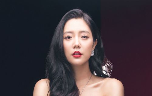 Clara Lee @actressclara for Esquire Hong KongFull gallery: Esquire Hong KongTwitter @actressclaraFac