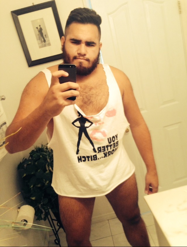 mrrobotico:  I fail at cutting shirts into tank tops. Whatever. Still gonna wear