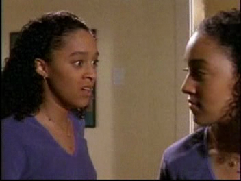 90skindofworld:  Tia &amp; Tamera on Are You Afraid of the Dark?