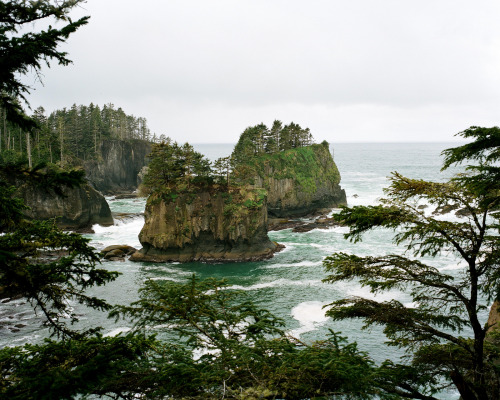 exploreelsewhere:Cape Flattery, on the coast of Washington State [1600×1280] Photographed by Christo