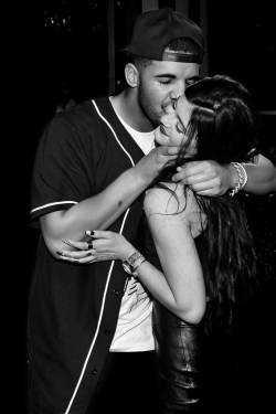 drakesaywhat:  Drake surprises Kylie Jenner